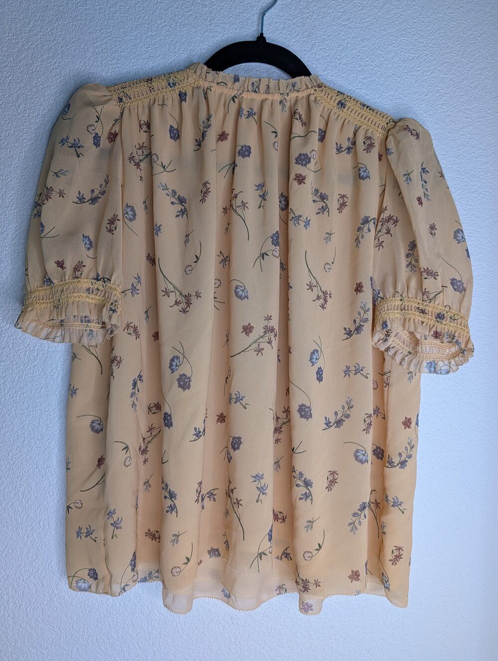 Aritzia Wilfred Floral Smocked Blouse S YellowCoquette Romantic Summer Boho Chic